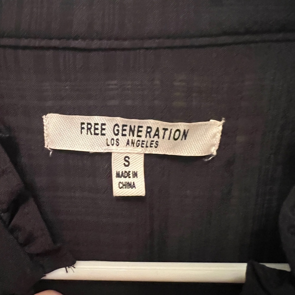 FINAL
PRICE Free Generation Ruffled Blouse - Picture 6 of 7